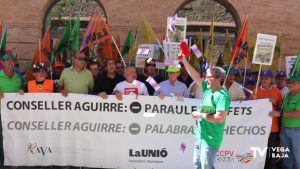 Más de 300 agricultores y ganaderos se concentran en Valencia para exigir “más hechos y menos palabras”